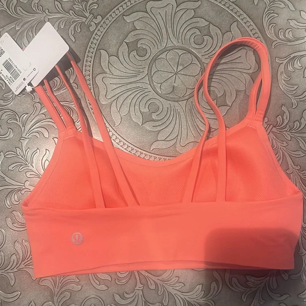 NWT 🍋 Lululemon Raspberry Cream Like A Cloud Bra Size 4